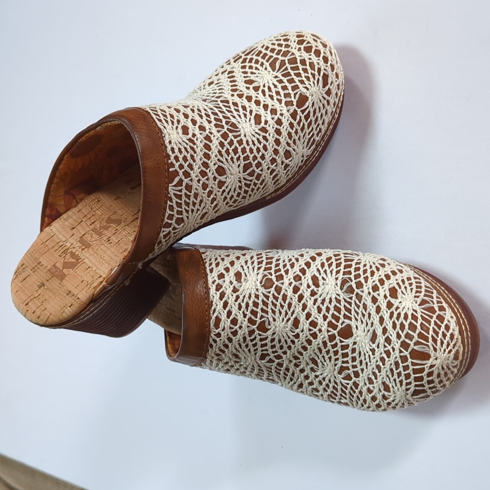 Korks , Nora, crochet top brown and natural clogs Sz 7